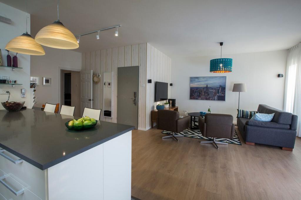 Sokolov Vacation Boutique Apartments By The Sea In Naharija Zimmer foto